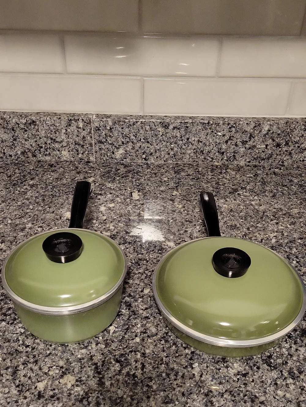 Vintage Club Avocado Green Cast Aluminum Cookware Set – 4 Pieces